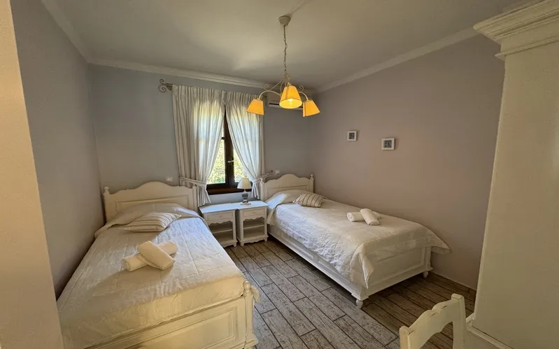 Adastra Luxury Suites — 10