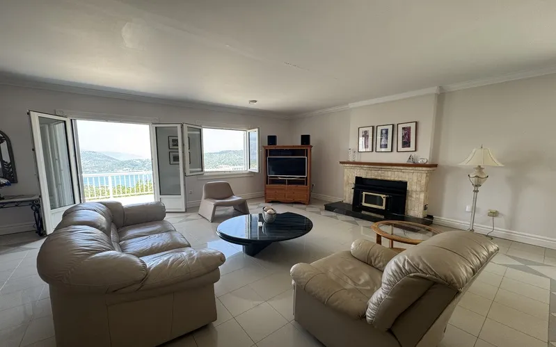 Bay View Villa — 33
