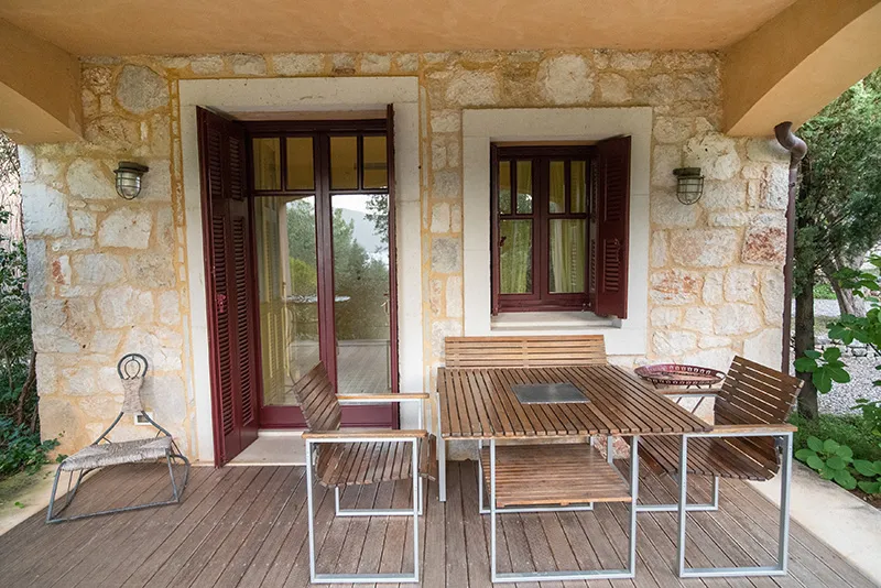 Villa Loutsa — 2
