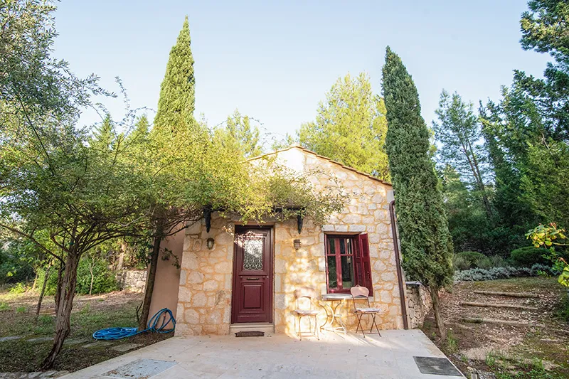 Villa Loutsa — 13