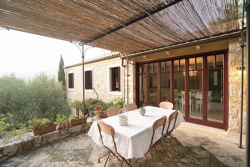 Villa Loutsa — 19