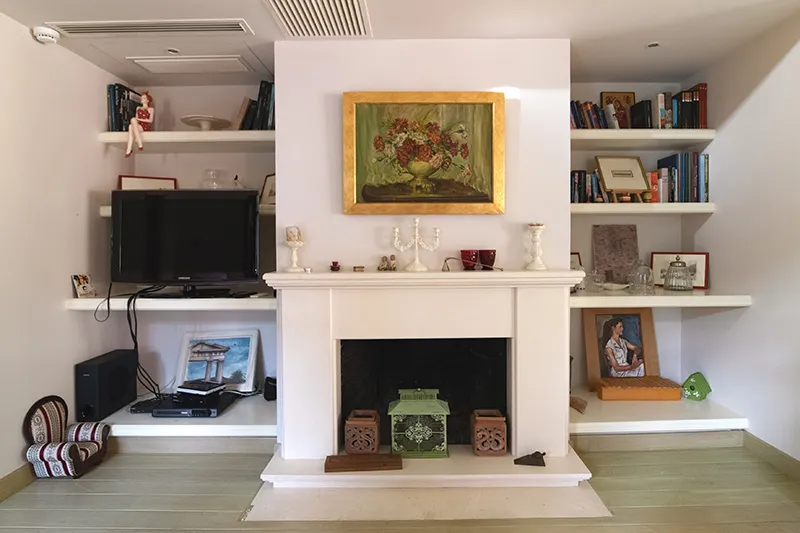 Villa Loutsa — 10