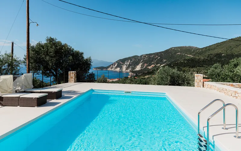 Villa Saranda — 1