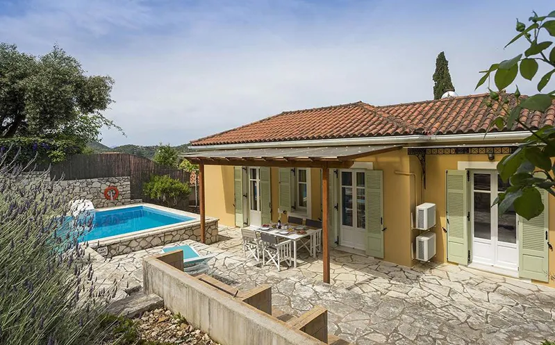 Yellow house Villa — 2
