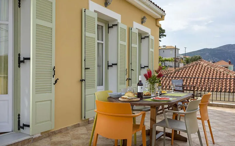 Yellow house Villa — 10