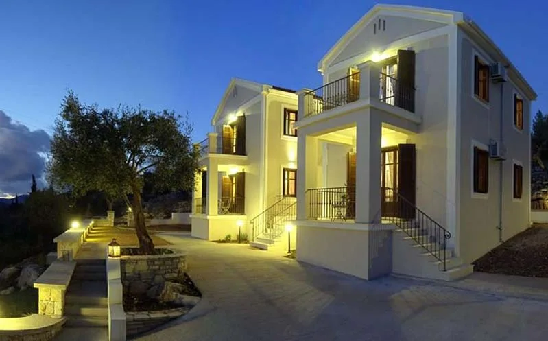 Adastra Luxury Suites