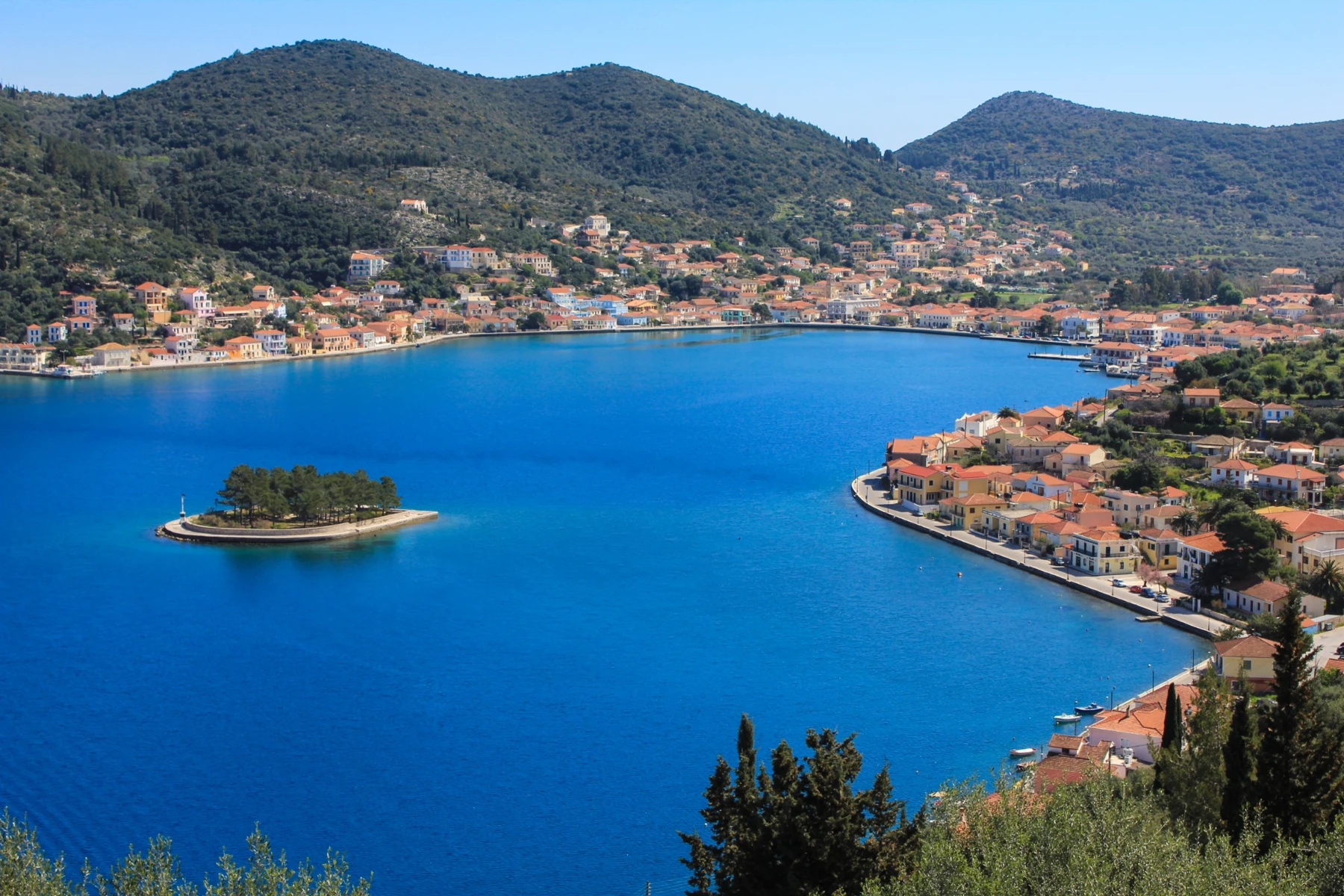 Το λιμάνι του Βαθέος στην Ιθάκη